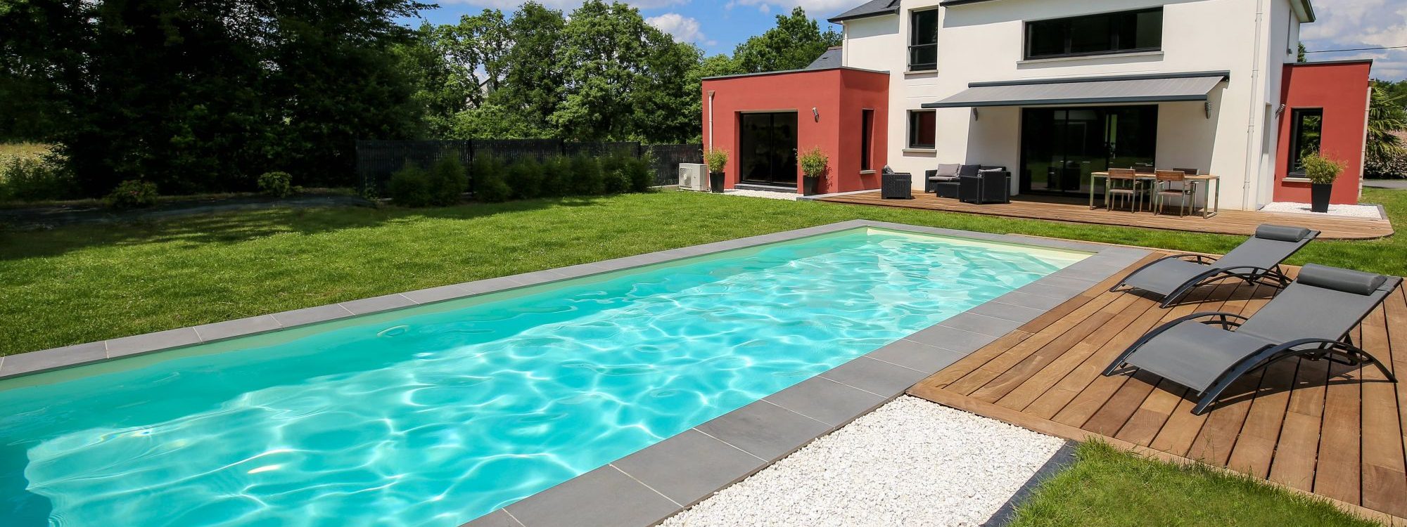 Quel matériau pour les plages et margelles d&#8217;une piscine ? Colmar